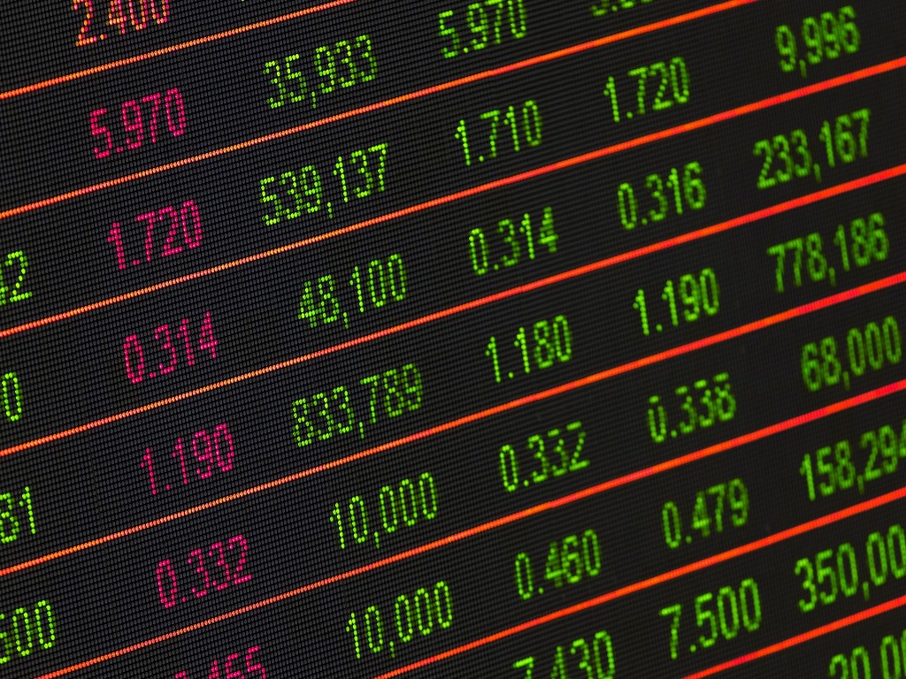 學英文／股市in the red是上漲還是下跌？ | | EnglishOK 中學英閱誌