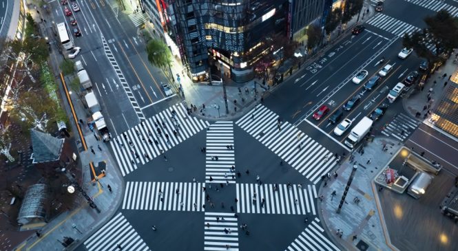 台灣交通亂象日本也認證 「闖紅燈」英文不是break a red light！